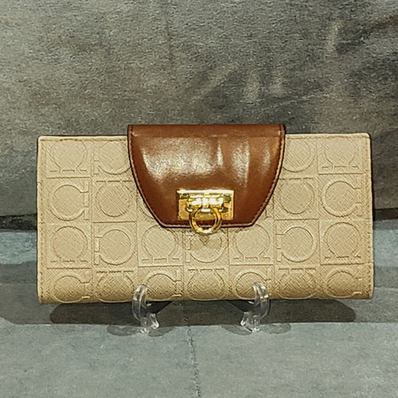 SALVATORE FERRAGAMO GANCINI MONOGRAM EMBOSSED LOGO LEATHER 3-TONE LONG WALLET - Picture 1 of 16